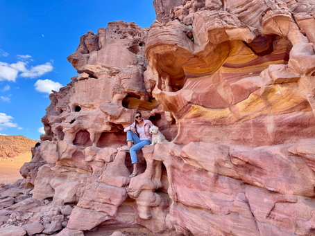 Sivatagi canyon túra, avagy mit vigyek (és mit ne vigyek) a White Canyon és Colored Canyon kirándulásra? 🏜️☀️