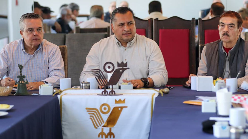 Secretario General de Gobierno, José Saúl González Núñez, se reúne con Grupo Madrugadores de La Paz