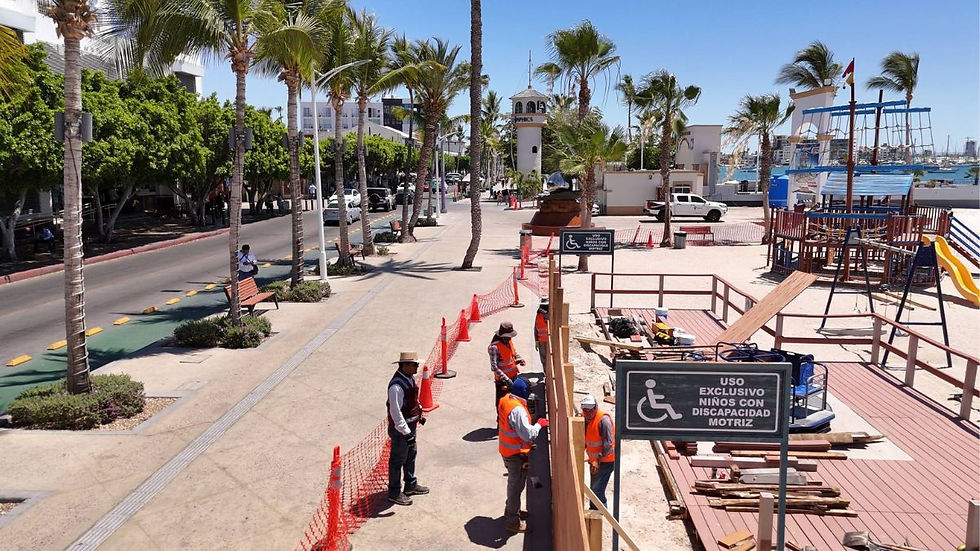Construcción del parque infantil inclusivo Todos a Bordo en el malecón de La Paz
