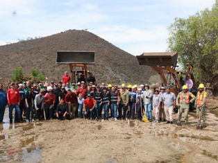 Desazolve y limpieza del represo El Salto en San Blas La Paz