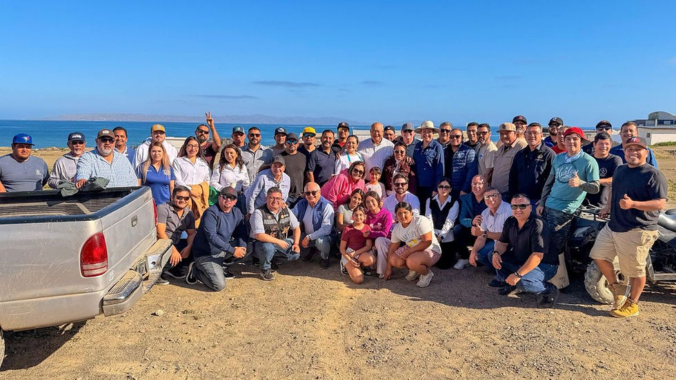 Gobernador Víctor Castro entrega barcaza y camión recolector en Isla Natividad