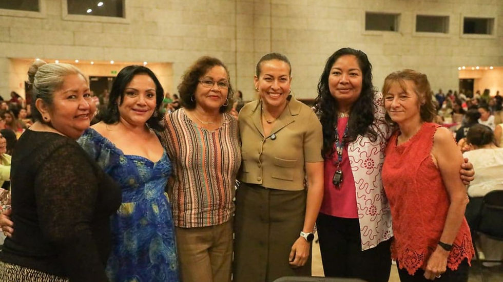 Milena Quiroga reconoce a las madres paceñas en el Día de las Madres