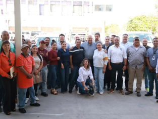 Gobierno de Baja California Sur entrega vehículos y equipo a Servicios Generales