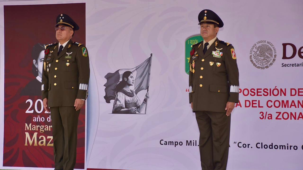 Víctor Castro asiste a la toma de posesión del general César Omar Quinn Ponce como comandante interino de la Tercera Zona Militar
