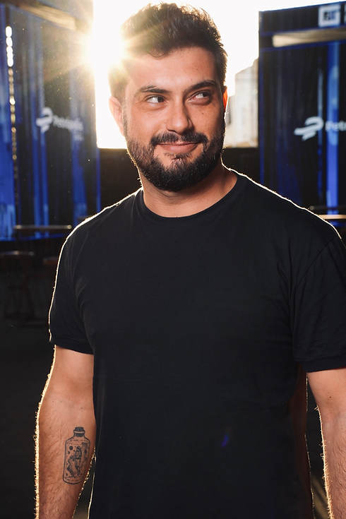 o escritor Luan Barbosa