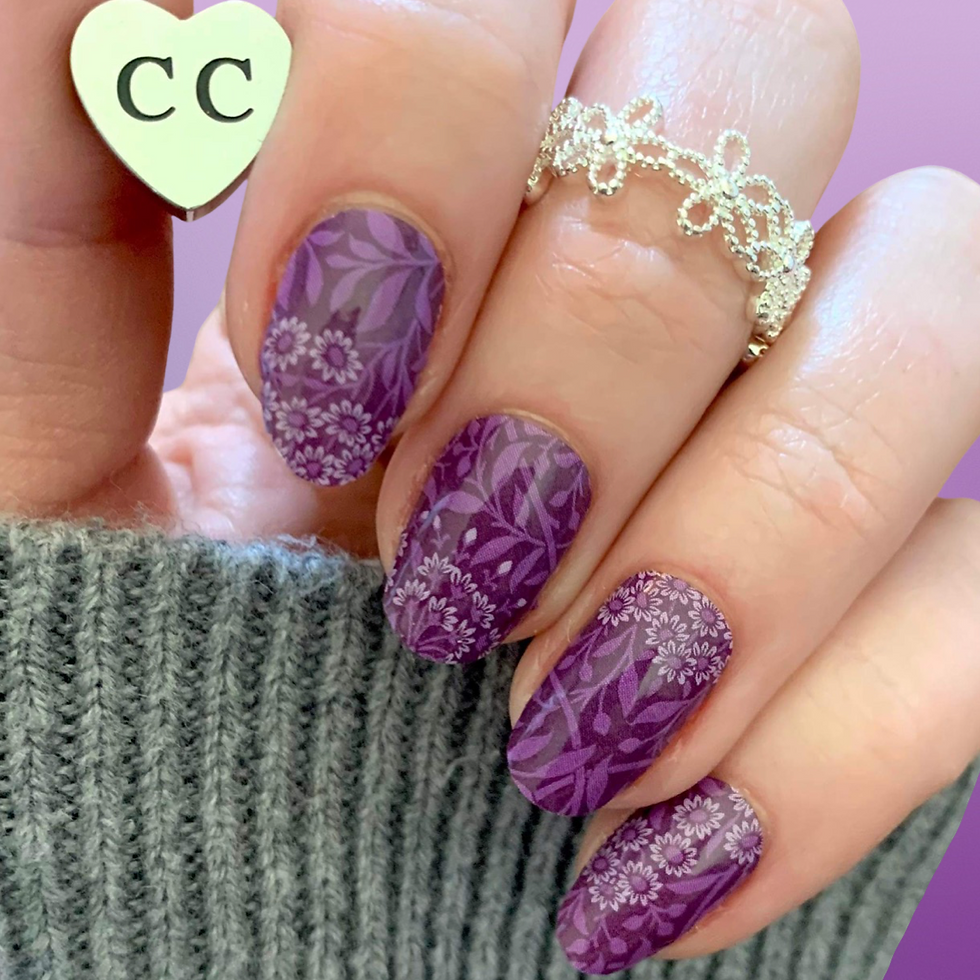 Thumbnail: Victoria's Violets