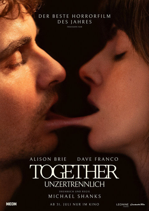 "Together - Unzertrennlich": Beziehungsstudie im Gewand eines sehr unterhaltsamen satirischen Body-Horrorfilms