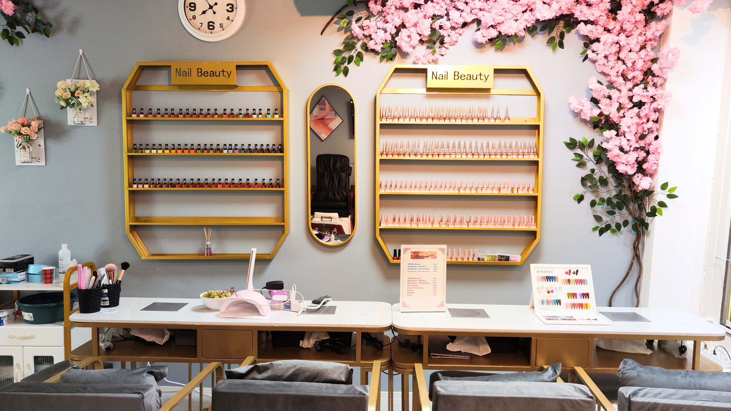 VOOR JOU Schoonheidssalon Amsterdam Pedicure Manicure Gezichtsbehandelingen Laserontharing