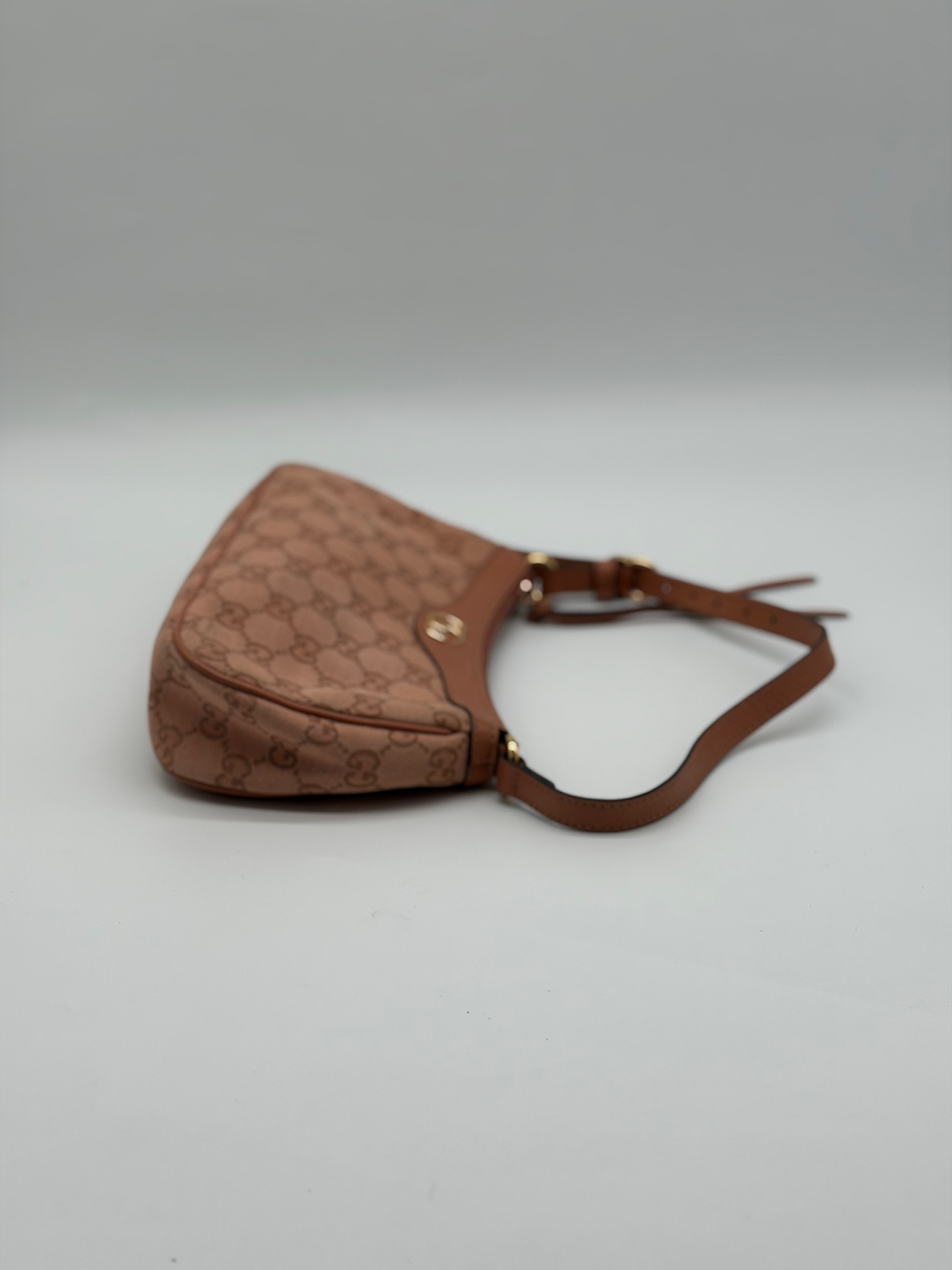 Thumbnail: Gucci Pink Monogram Shoulder Bag.