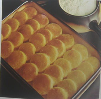 Un plat gratiné qui peut constituer une bonne entrée chaude : Les gnocchi de semoule à la romaine, dont la muscade et le fromage râpé complètent agréablement la saveur.