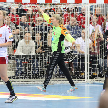 Ukens...
