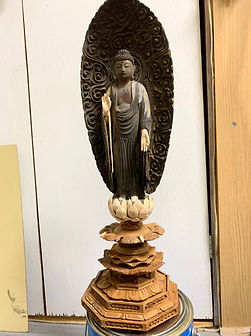 金仏像の修復途中