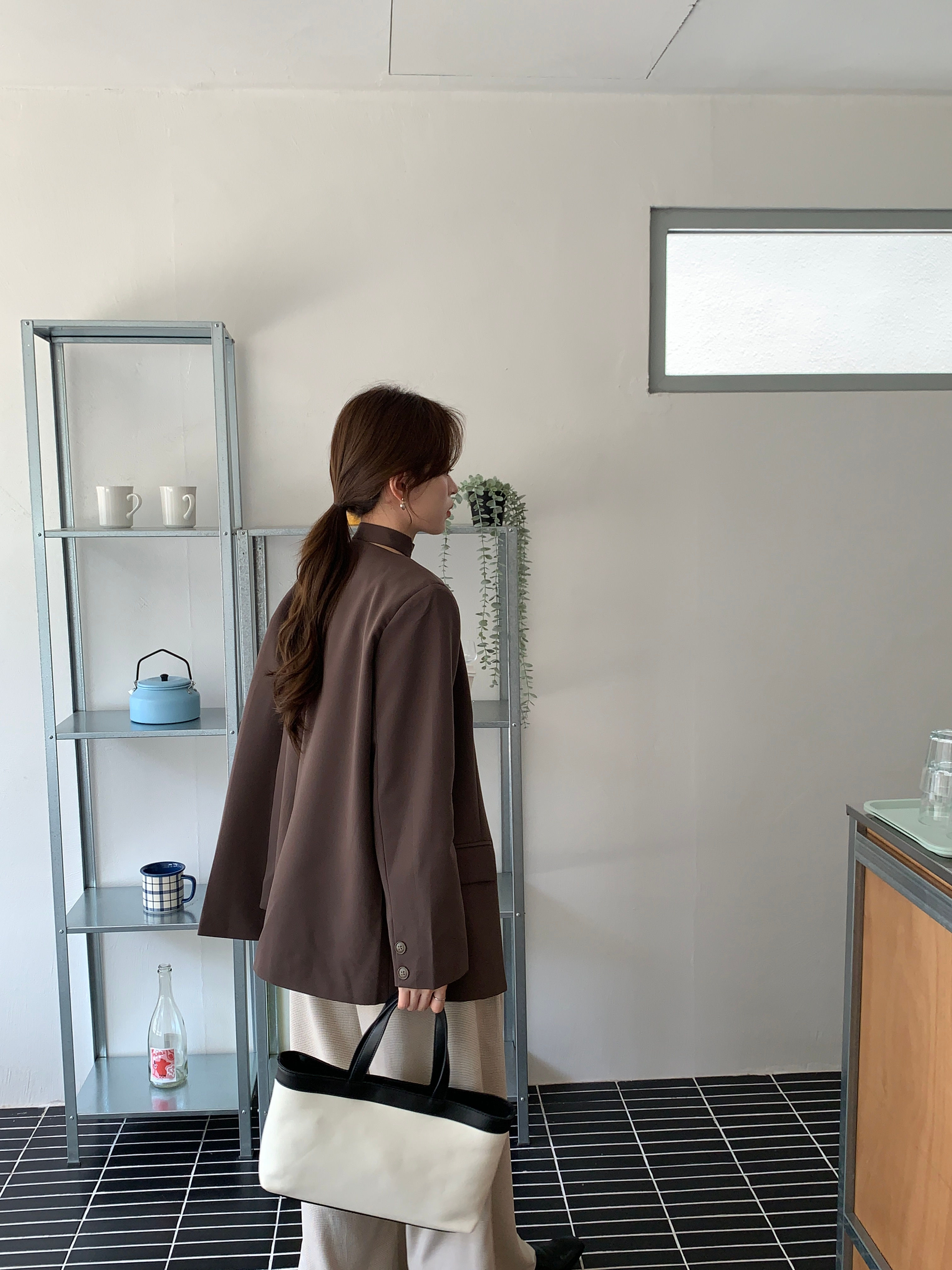 オードリー・ヘプバーン風のゆったりとしたスーツジャケット