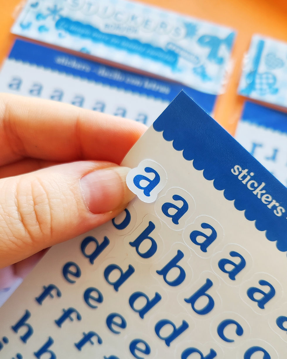 Miniatura: Sticker  " decilo con letras " -  letras de 1 cm azules