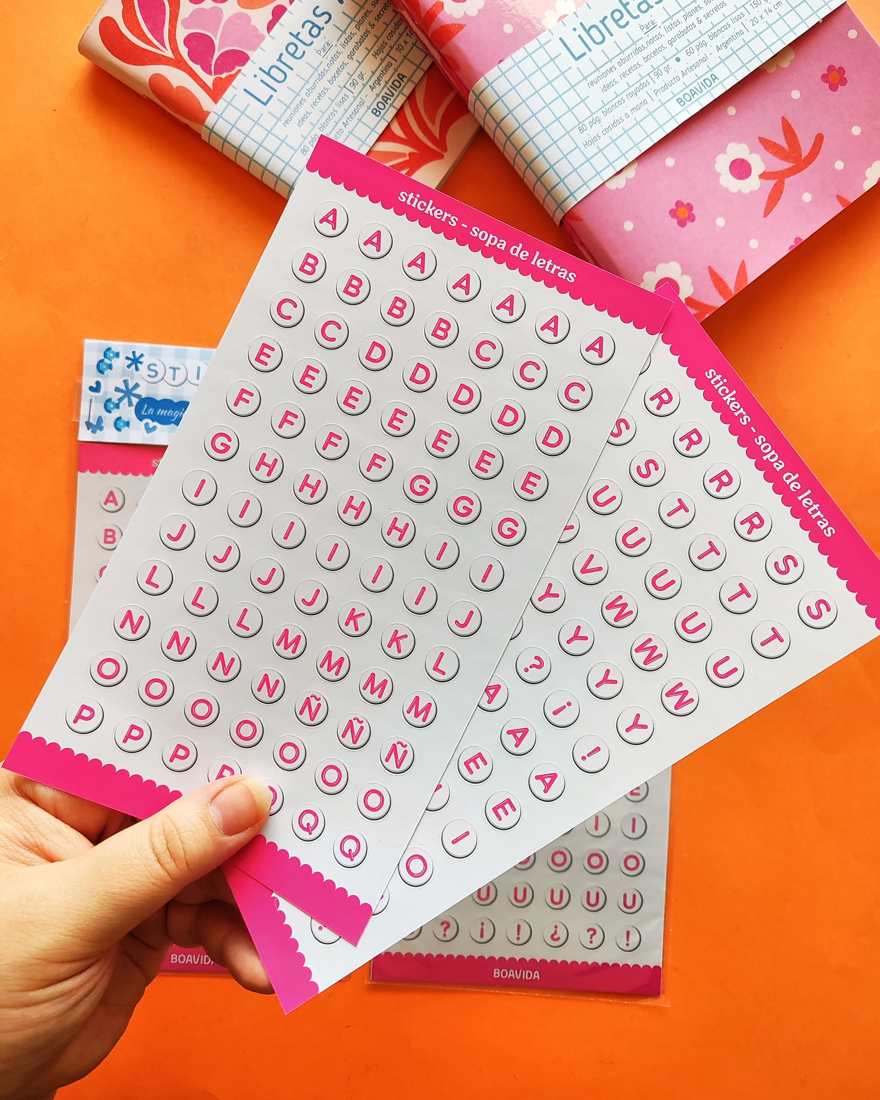 Sticker  " sopa de letras " - alfabeto beads rosas