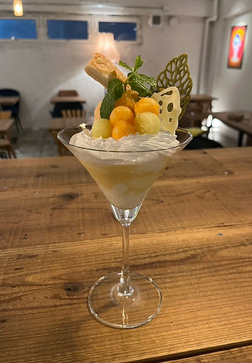 夏季限定メロンパフェ