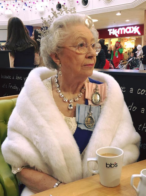 Hire Queen Lookalike - UK | Red Panda Agency Entertainment - Lookalike