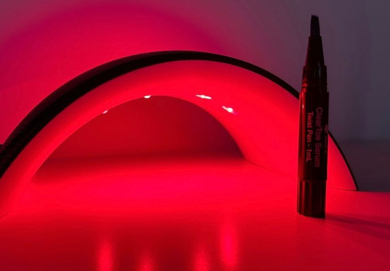 Light therapy for toenail fungus treatment