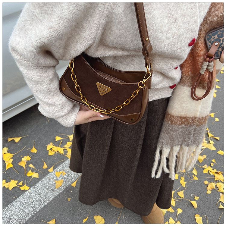 Thumbnail: CLASSIC CARRY WITH METAL CHAIN