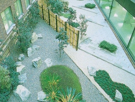 岩見沢労災病院・室内庭園・外構植栽工