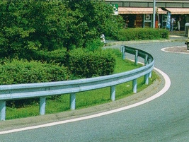 茨城県・常磐自動車道谷田部東P・A造園工事