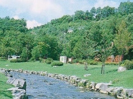札幌市・滝野公園植栽・ミズバショウ園造成
