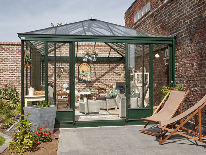 Glasshouse Euro Pyra