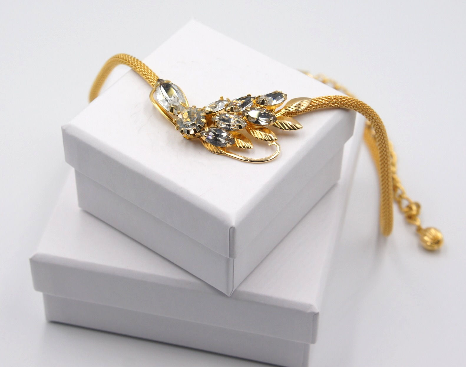 Mesh strand necklace