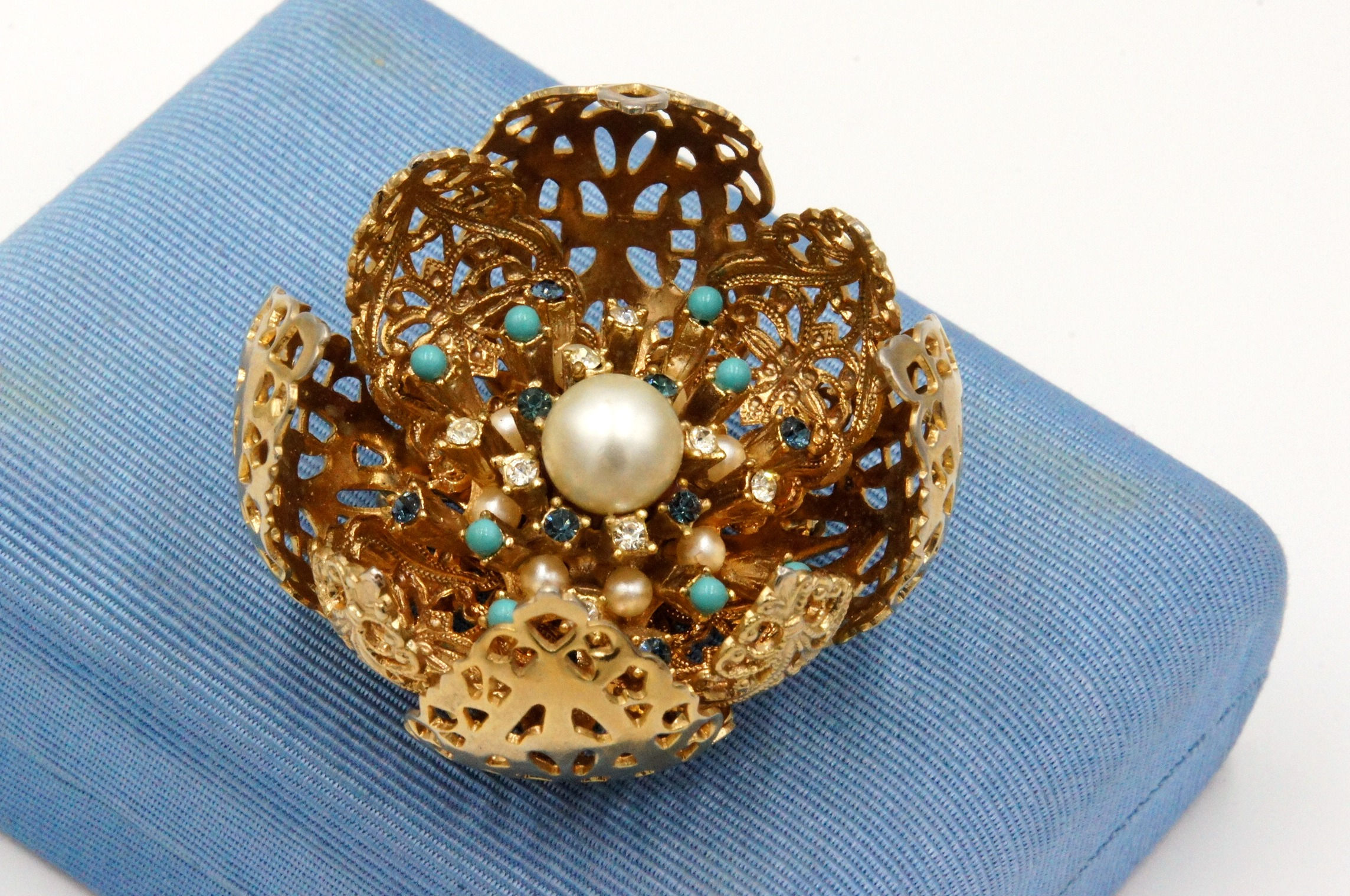 Unbranded bud brooch
