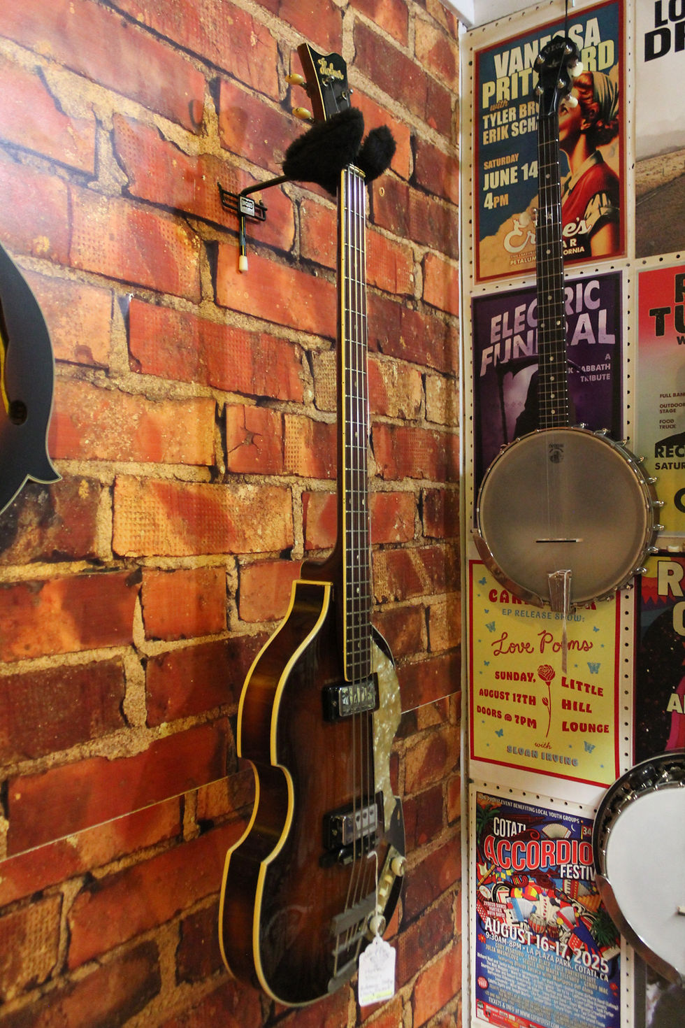 Thumbnail: VINTAGE 1966 Hofner 500/1 Violin Bass – Sunburst