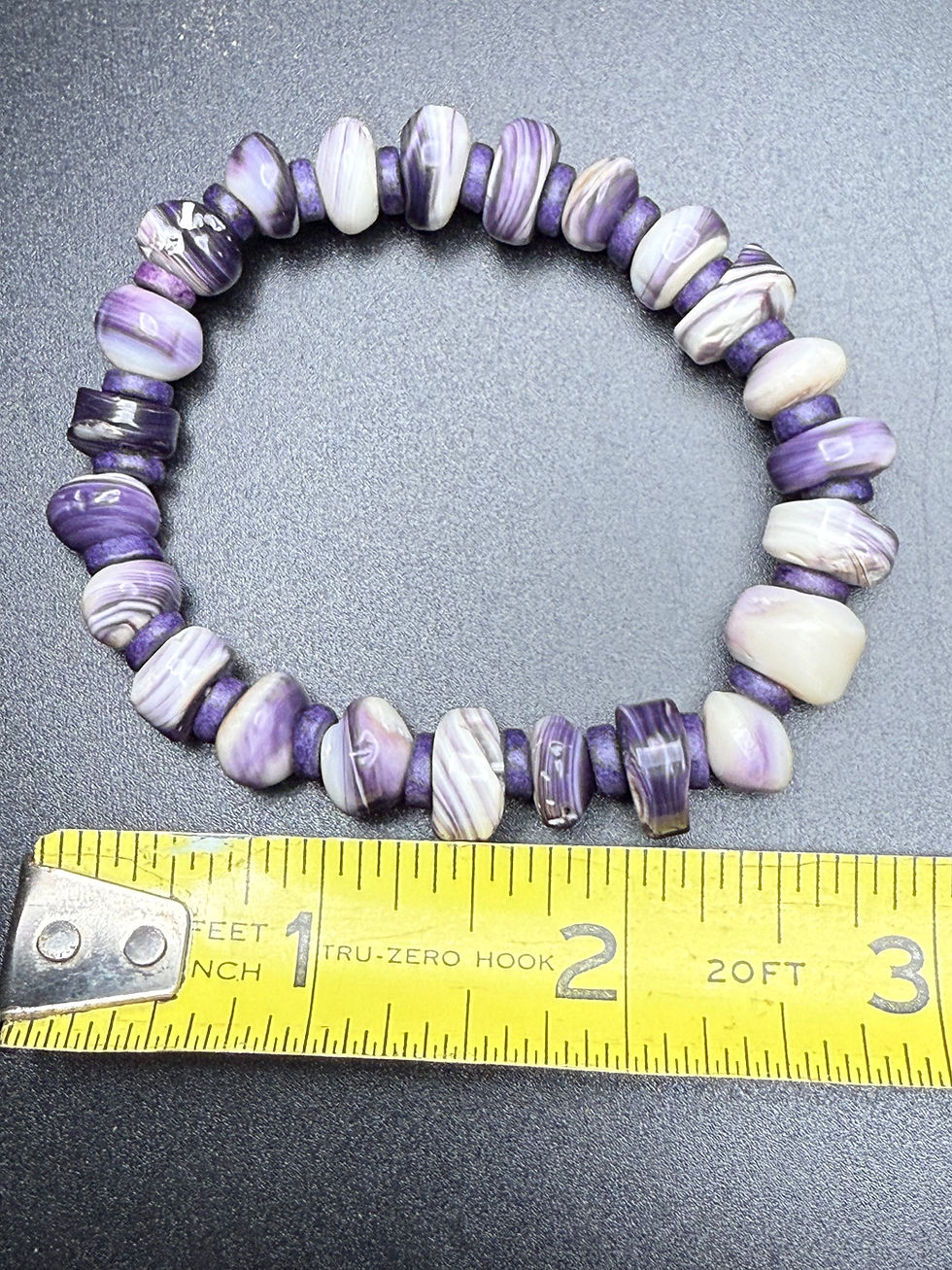 Thumbnail: Wampum Cape Cod Quahog Shell Bracelet - Small