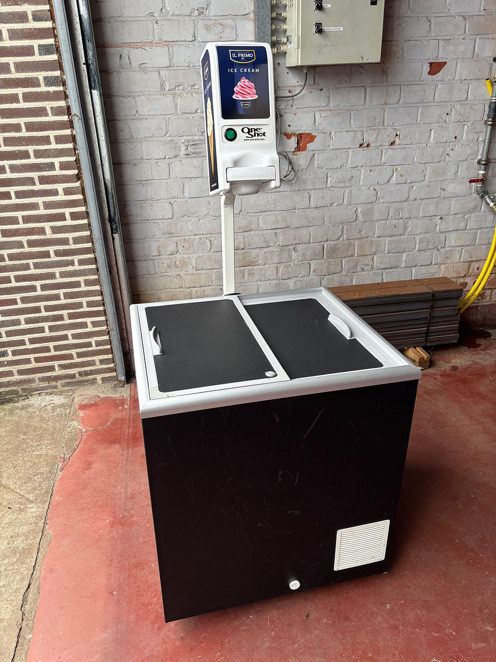 One-Shot ijsjesmachine met vriezer te huur bij Familyrent in het Waasland