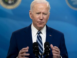 Chính quyền Biden đang xây dựng cơ sở pháp lý để xóa nợ $50,000 cho sinh viên