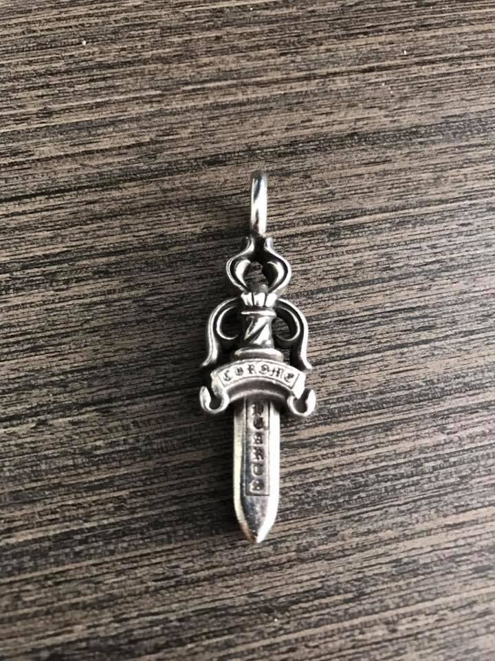 Thumbnail: Chrome Hearts 吊咀（90%new)