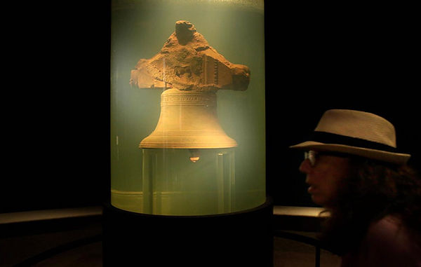 AV_Whydah_bell_AP_2016.jpg