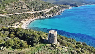 Spend a full day immersed in the natural beauty of Sardinia’s southeastern coast with this 7-hour sailing tour. 
The route may include stunning destinations such as Cala Regina, Baja Azzurra, or the colorful inlets near Torre delle Stelle, depending on sea and wind conditions. 
The experience combines leisure and interaction: guests are welcome to participate in basic sailing maneuvers or simply relax under the sun. 
A traditional lunch is served on board and includes a generous selection of regional products: cheeses, cured meats, fruit, vegetables, antipasti and a warm dish. Drinks are not included but available for purchase.
The boat is equipped with every comfort: snorkeling gear, towels, a toilet and a shower, ensuring a carefree day at sea.