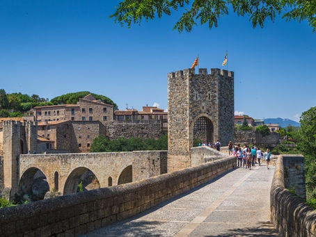 Besalú and three Medieval Towns Full Day Private Tour