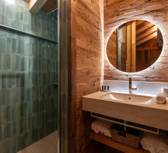 Salle de bain Gentiane – chalet luxe Vosges avec douche 