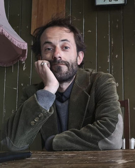 Alberto Martos, Director of "Living Without a Country"