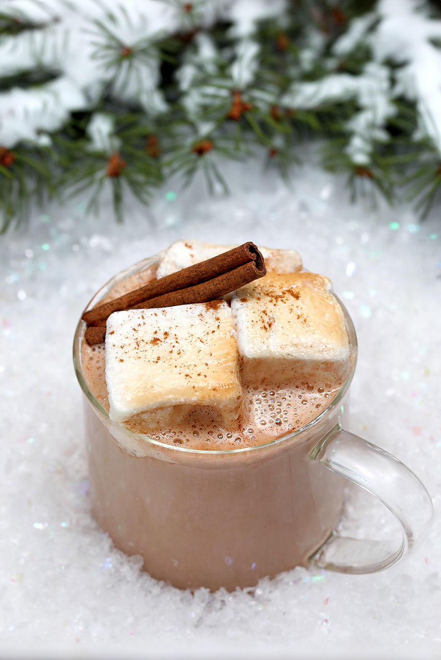 The Warmth of Holiday Photos: Why They Matter for Your Brand