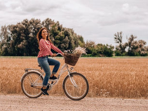 UNE ÉTUDE RÉVÈLE QUE LE VÉLO EST LE MOYEN DE TRANSPORT QUI PROCURE LE PLUS DE BONHEUR