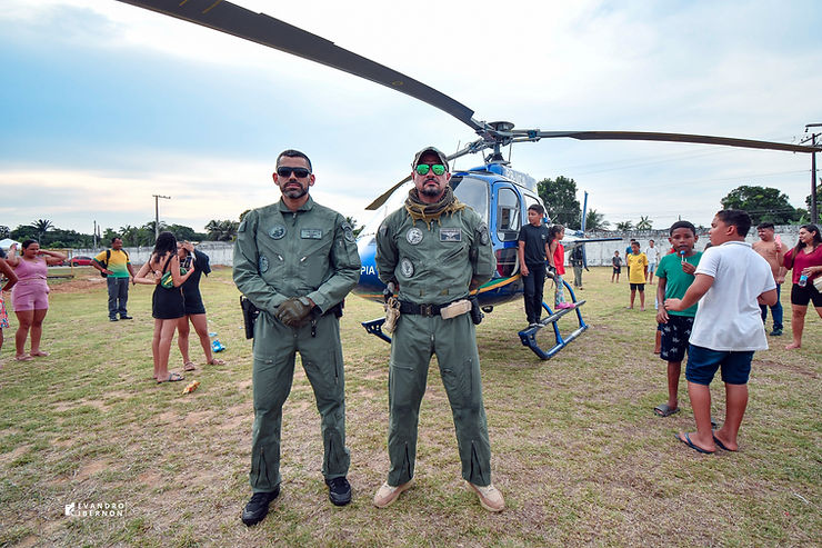 Comandante Nayck da direita para a esquerda