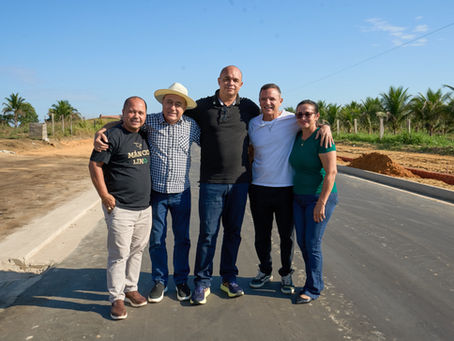 Prefeitura de Mâncio Lima reforça relação institucional com AMAC e Senador Federal