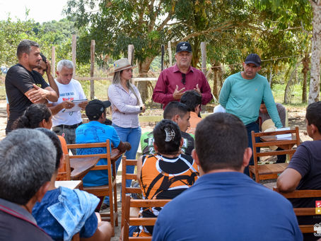 Em visita ao Ramal do 20, Prefeito anuncia melhorias em saneamento e produção rural