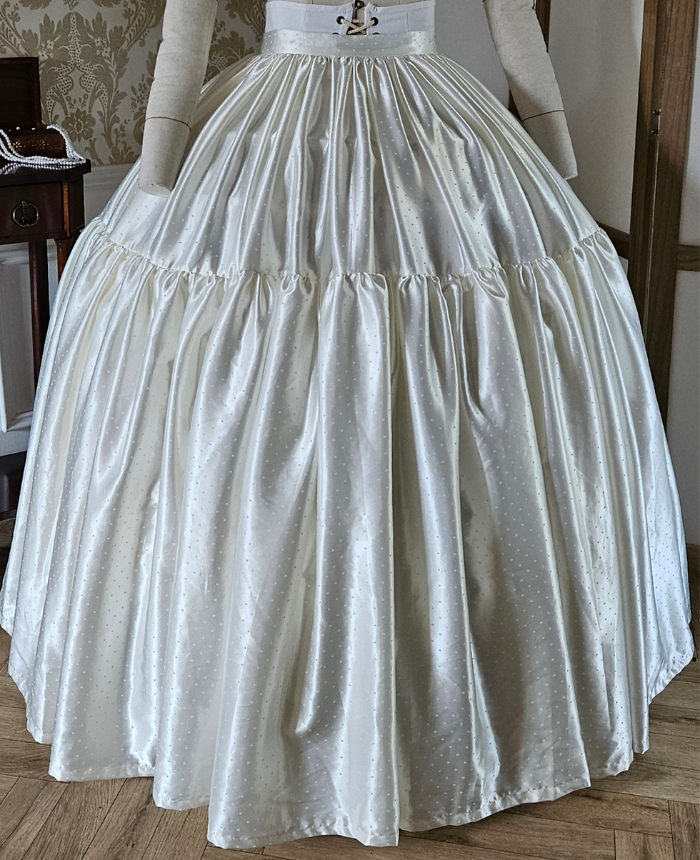 Jupon en satin à porter sur crinoline (sous-vêtements historiques XIXe siècle)