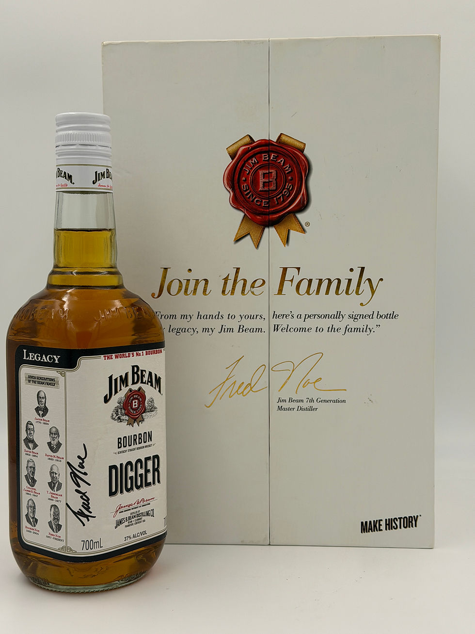 Thumbnail: Jim Beam Digger Bourbon Fred Noe Signed Join The Family Box Set 700ml + Glasses