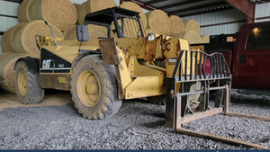 CAT TH63 TELESCOPIC FORKLIFT