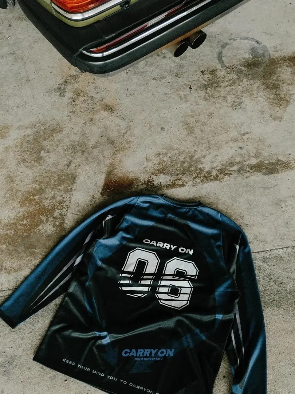 縮圖：CARRYON Thunder Flow Jersey 閃電長袖球衣 | 黑藍