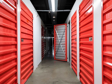 Why Small Business Owners Choose Storage Units Over Warehouses