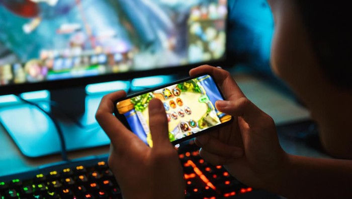 Viral Pembuluh Darah Otak Pecah karena Main Mobile Legend Pakai Headset
